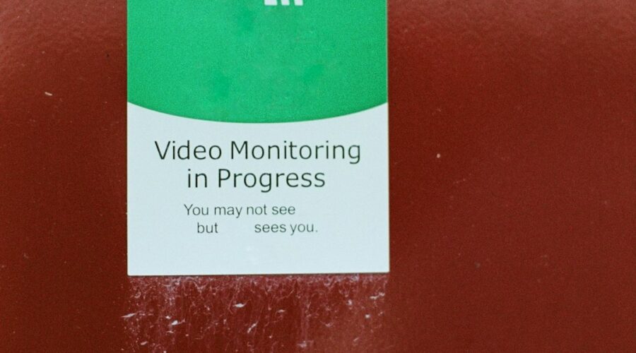 Monitoring wizji w pracy a RODO: Prawo pracownika do ochrony danych